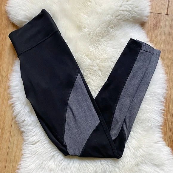 VS PINK Ultimate Black and Gray Color Block Leggings XS - Picture 1 of 7